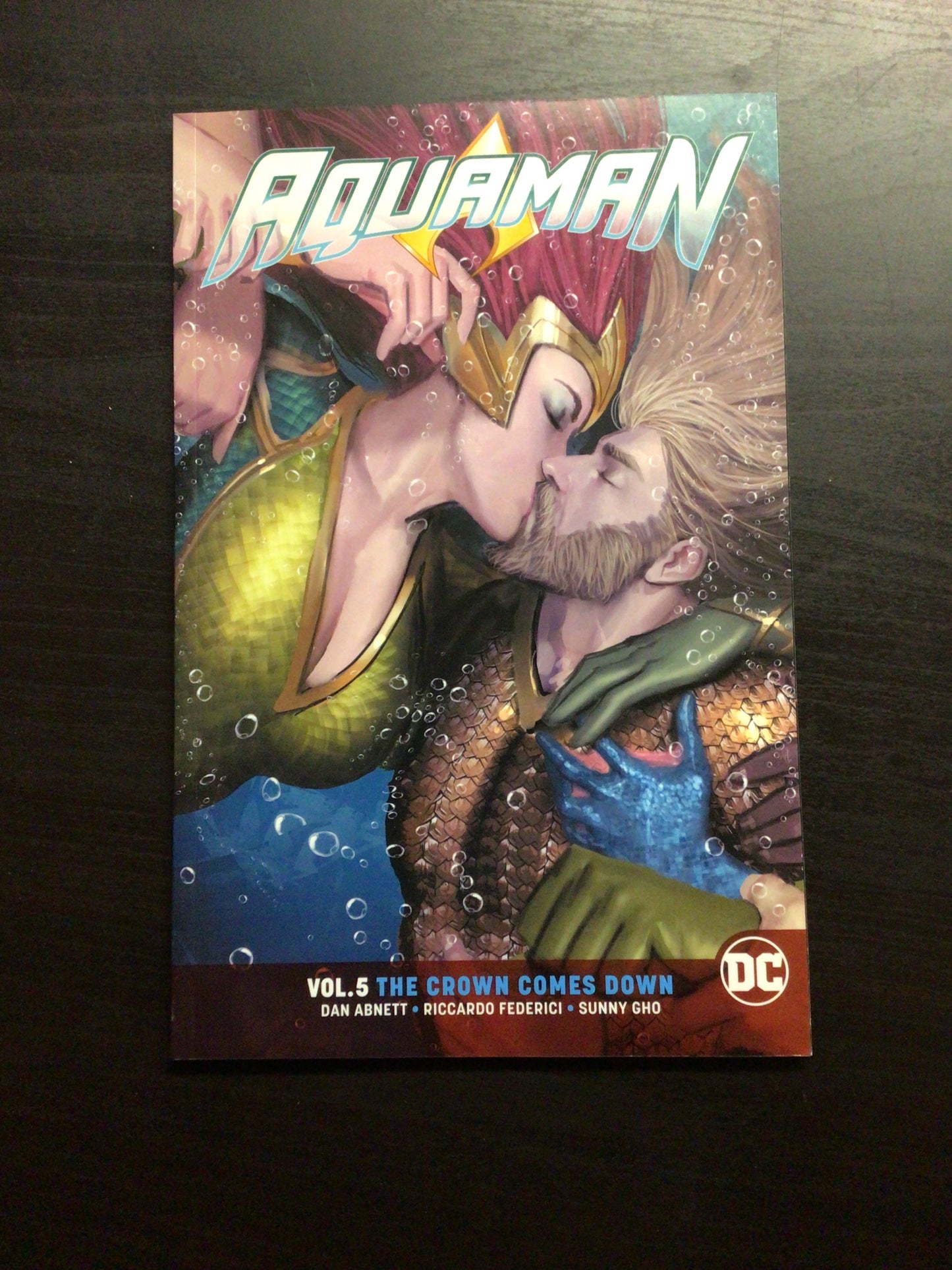 Aquaman Vol 5 The Crown Comes Down