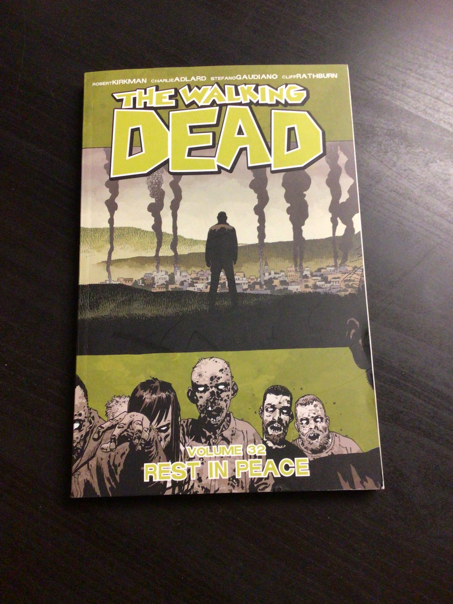 The Walking Dead Vol 32