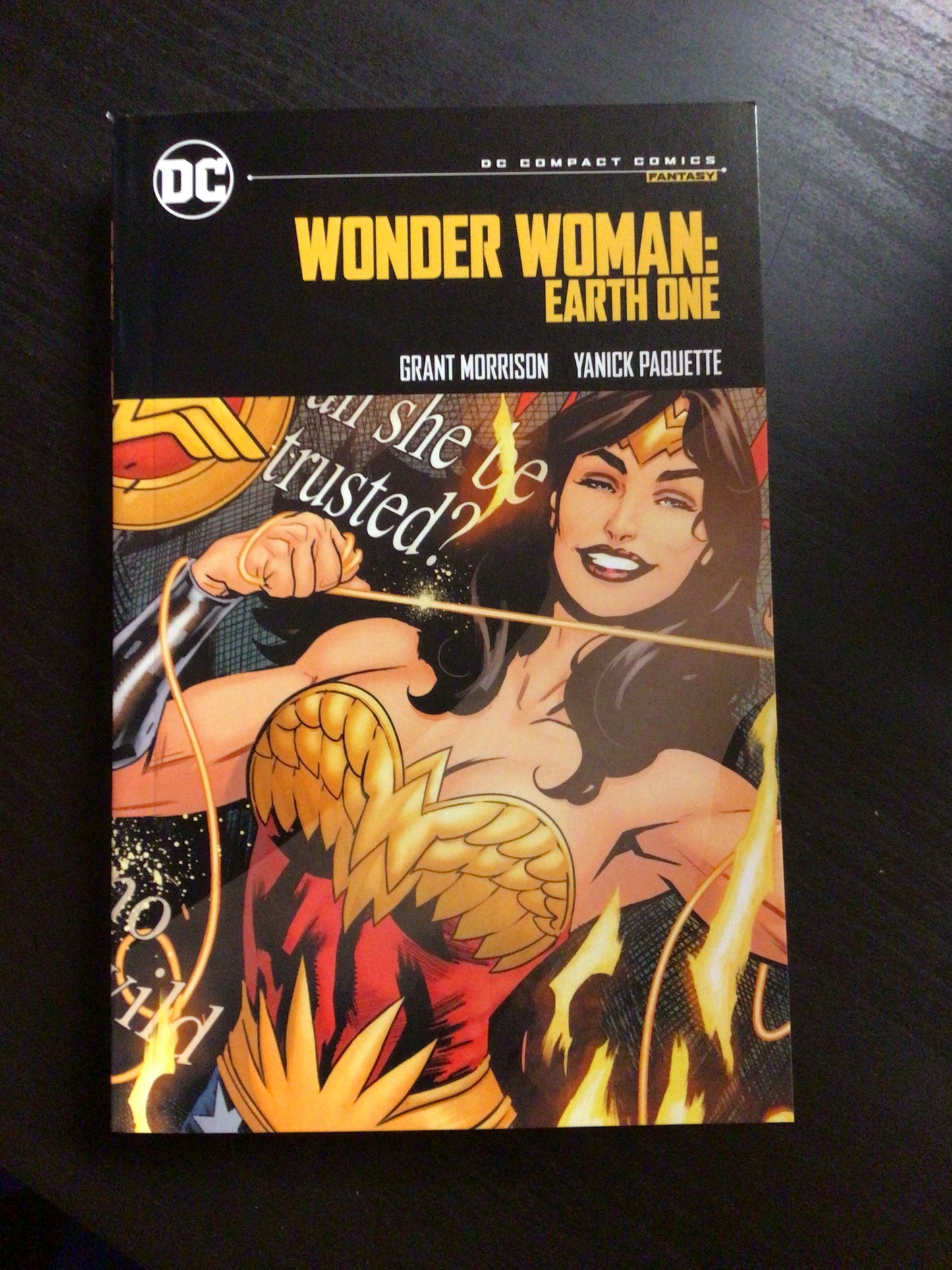 Wonder Woman: Earth One DC Compact